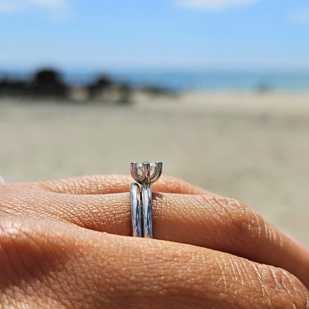 Halley Compass Solitaire Ring